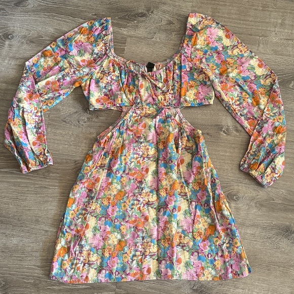 Floral Long Sleeve Cut Out Fit and Flare Dress - Picture 4 of 5